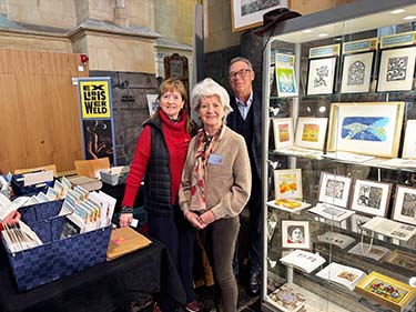 Links: Connie Stumpel voorzitter,
Midden; Trudie Siegerink penningmeester
Rechts: Kleis Adema, lid van de vereniging